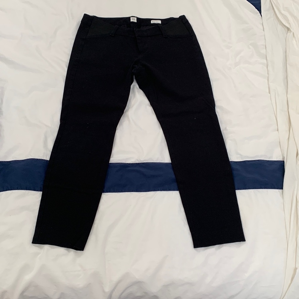 GAP Maternity Pants - Skinny Ankle. Black. Size 6.